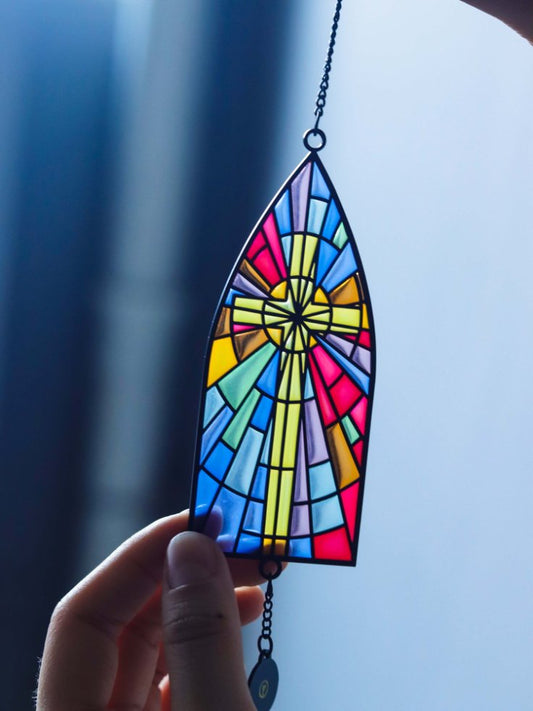 榮耀GLORY彩窗車內掛飾|路加福音2:30・看見救恩|教堂花窗設計・90色塊光韻・合金框架