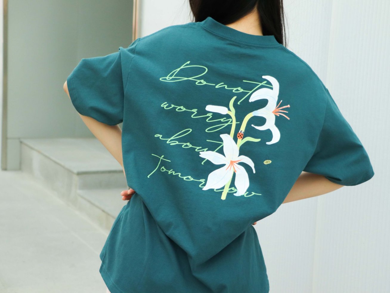 野地的花 T-shirt|馬太福音6:33・屬天供應|立體刺繡經文・先求祂國義・免憂穿搭・團服訂製