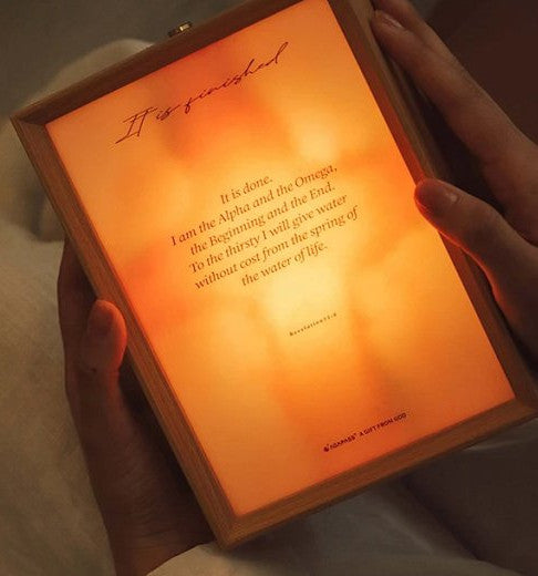 創始成終 治愈燈光畫|啟示錄22:13・我是阿拉法俄梅戛|觸控調光・臥室氛圍燈・信仰擺飾