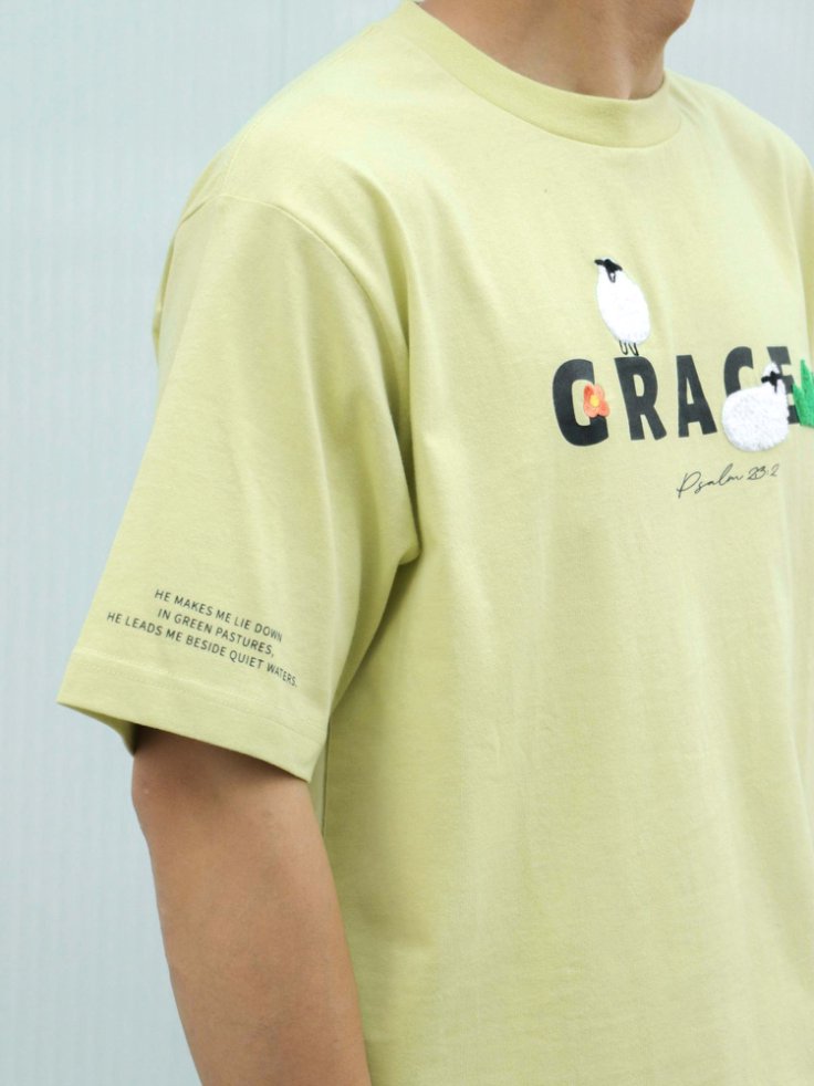 羊無缺 T-shirt|詩篇23:2・恩典穿戴|立體羊圖・精梳純棉・團契隊服・身份宣告