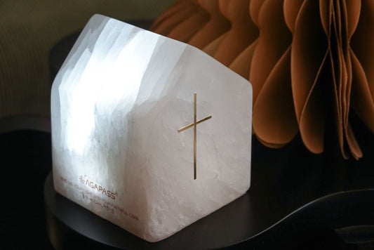 YOUR LIGHT 教堂天然礦石燈|詩篇43:3・神的光引導|無極調光・祈禱夜燈・獨一無二原石