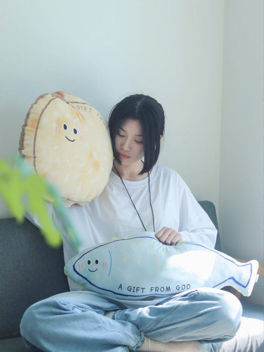 二魚五餅 二合一抱枕毯｜馬太福音14:19・恩典奇蹟｜辦公室恩物・午睡神器・抱枕空調毯兩用