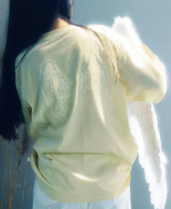 聖潔 HOLY 刺繡 Tee｜啟示錄「成了」・文藝復興重工刺繡｜哥特字體翅膀圖案・男女同碼・團契衫禮物