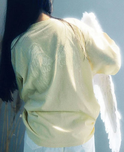 聖潔 HOLY 刺繡 Tee｜啟示錄「成了」・文藝復興重工刺繡｜哥特字體翅膀圖案・男女同碼・團契衫禮物