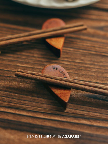 聖經木筷禮盒｜一餐一恩典｜雞翅木鑲銅・十字架與愛・五餅二魚設計