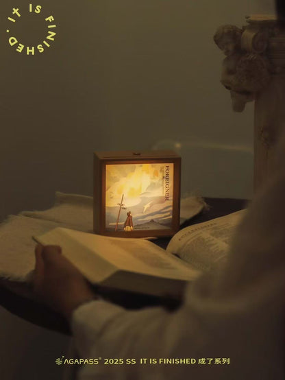 「在他毫無黑暗」治癒燈光畫｜約翰福音8:12・生命之光｜觸控調光・案頭裝飾・內室祈禱伙伴